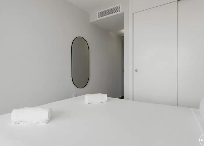 Vivi Homes - Sultana Gym, Pool, Terrace & Sea View *