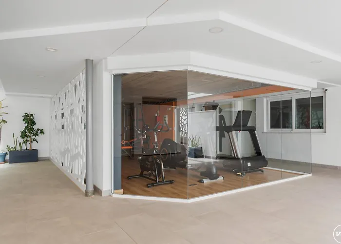 Апартаменты Vivi Homes - Sultana Gym, Pool, Terrace & Sea View Фуэнхирола