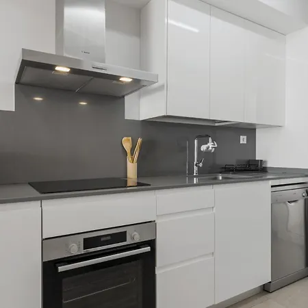 Vivi Homes - Sultana Gym, Pool, Terrace & Sea View Appartement *