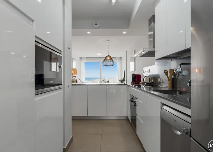 Vivi Homes - Sultana Gym, Pool, Terrace & Sea View Appartement *