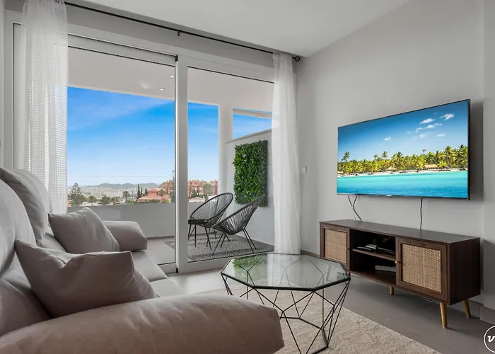 Vivi Homes - Sultana Gym, Pool, Terrace & Sea View *