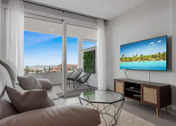 Vivi Homes - Sultana Gym, Pool, Terrace & Sea View Appartement Fuengirola