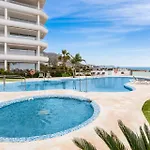 Vivi Homes - Sultana Gym, Pool, Terrace & Sea View Appartement